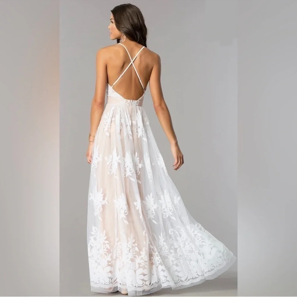 Promenade Maxi dress, size SMALL, by Luxxel. NEW WITH TAGS! - Picture 4 of 8